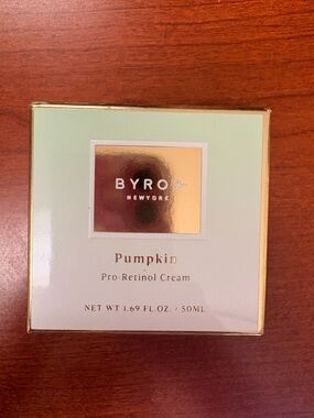 BYROE New York Pumpkin Pro-Retinol Cream — White and Gold